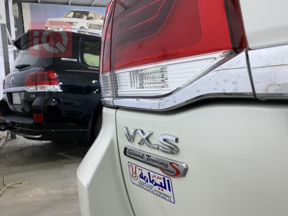 تۆیۆتا لاند کروزەر